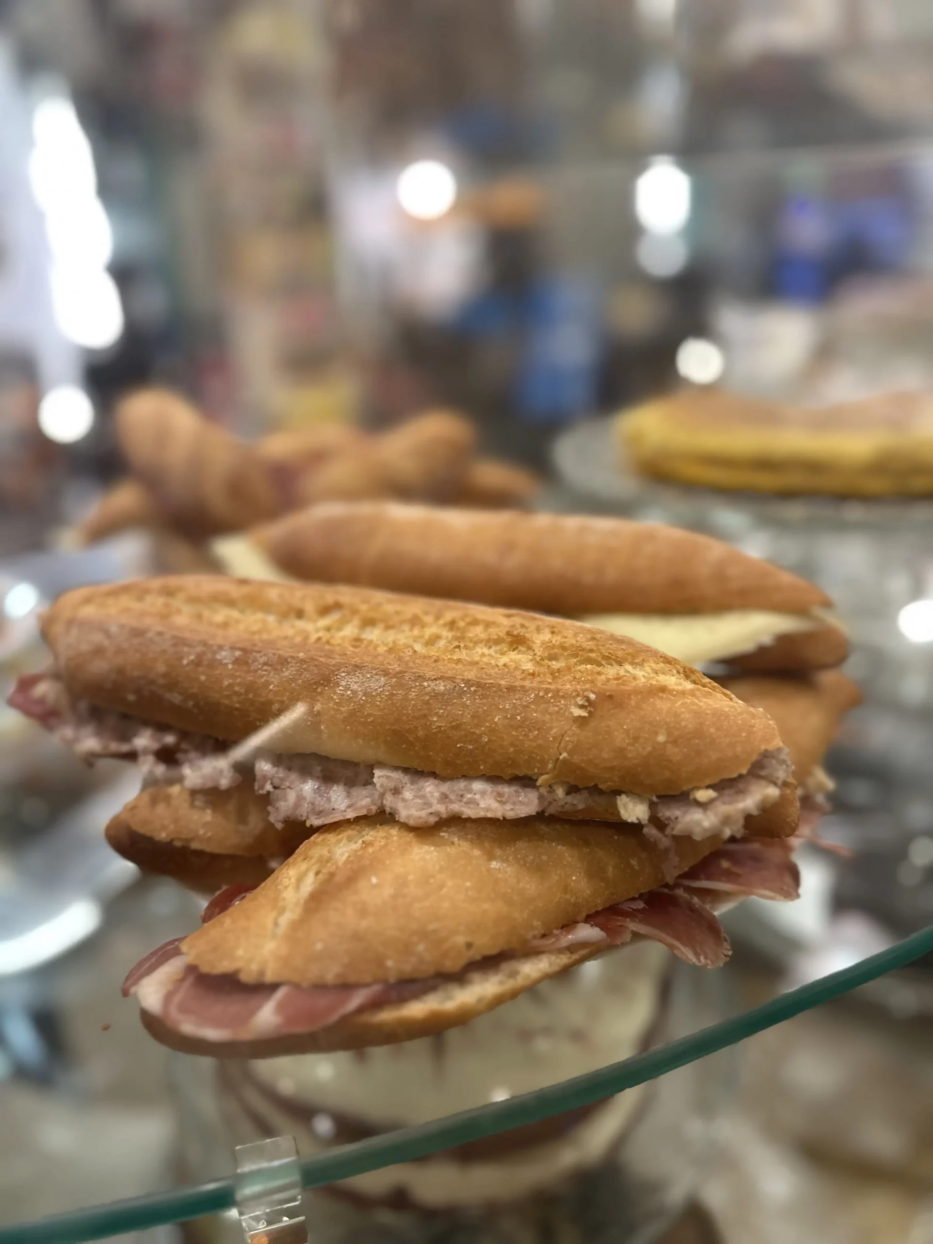 Bocadillo salado preparado en Aromes